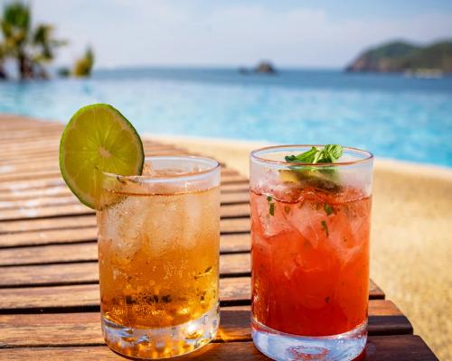 Piscine à débordement Hôtel Azul Ixtapa Grand Resort Spa and Convention Center Ixtapa Zihuatanejo Piscine à débordement Hôtel Azul Ixtapa Grand Resort Spa and Convention Center Ixtapa Zihuatanejo