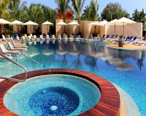 Piscine pour adultes Hôtel Azul Ixtapa Grand Resort Spa and Convention Center Ixtapa Zihuatanejo Piscine pour adultes Hôtel Azul Ixtapa Grand Resort Spa and Convention Center Ixtapa Zihuatanejo