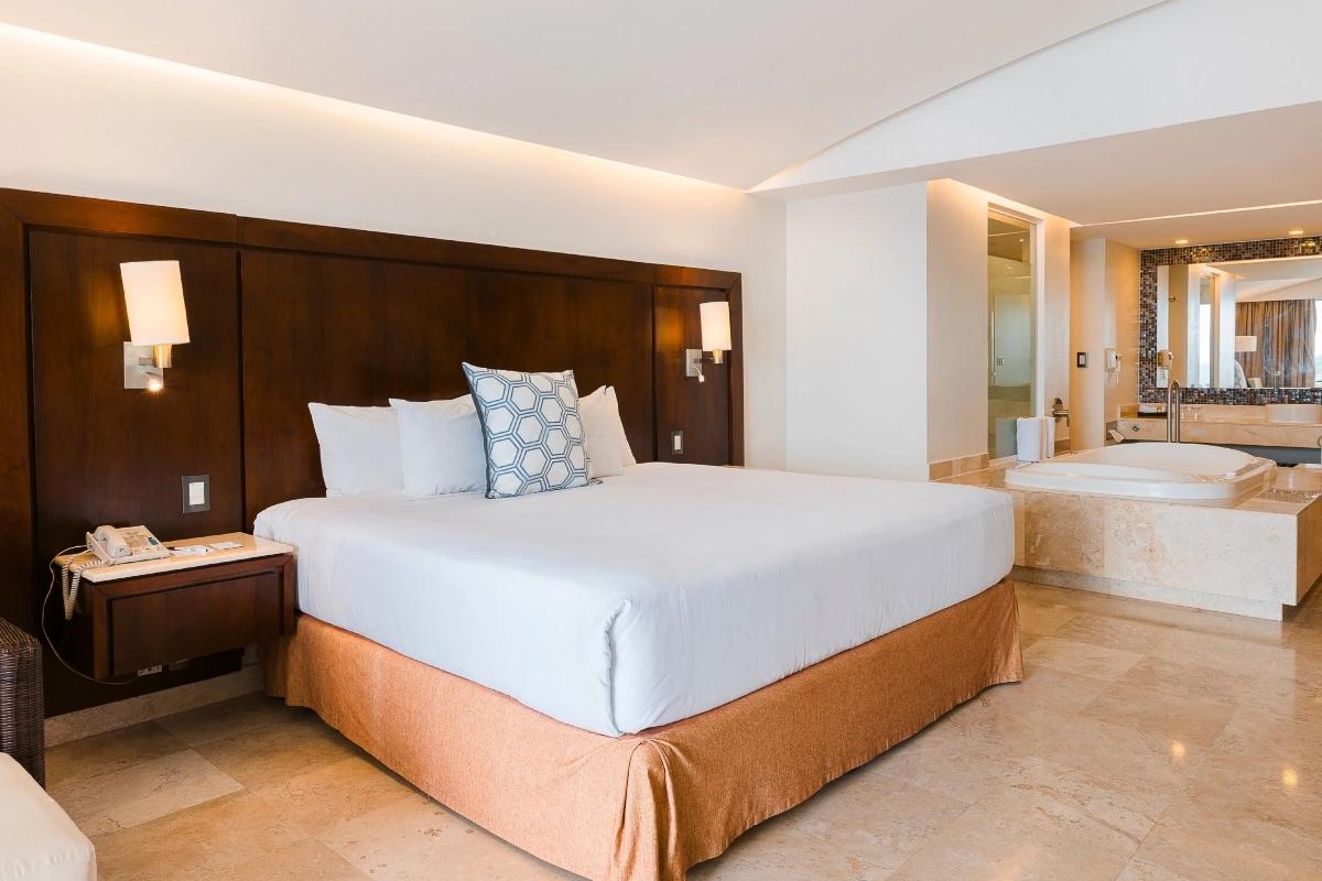 Suite luxueuse avec 1un lit de taille royale Hôtel Azul Ixtapa Grand Resort Spa and Convention Center Ixtapa Zihuatanejo Suite luxueuse avec 1un lit de taille royale Hôtel Azul Ixtapa Grand Resort Spa and Convention Center Ixtapa Zihuatanejo