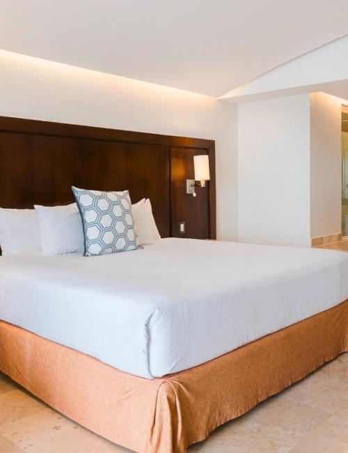 Suite luxueuse avec 1un lit de taille royale Hôtel Azul Ixtapa Grand Resort Spa and Convention Center Ixtapa Zihuatanejo Suite luxueuse avec 1un lit de taille royale Hôtel Azul Ixtapa Grand Resort Spa and Convention Center Ixtapa Zihuatanejo